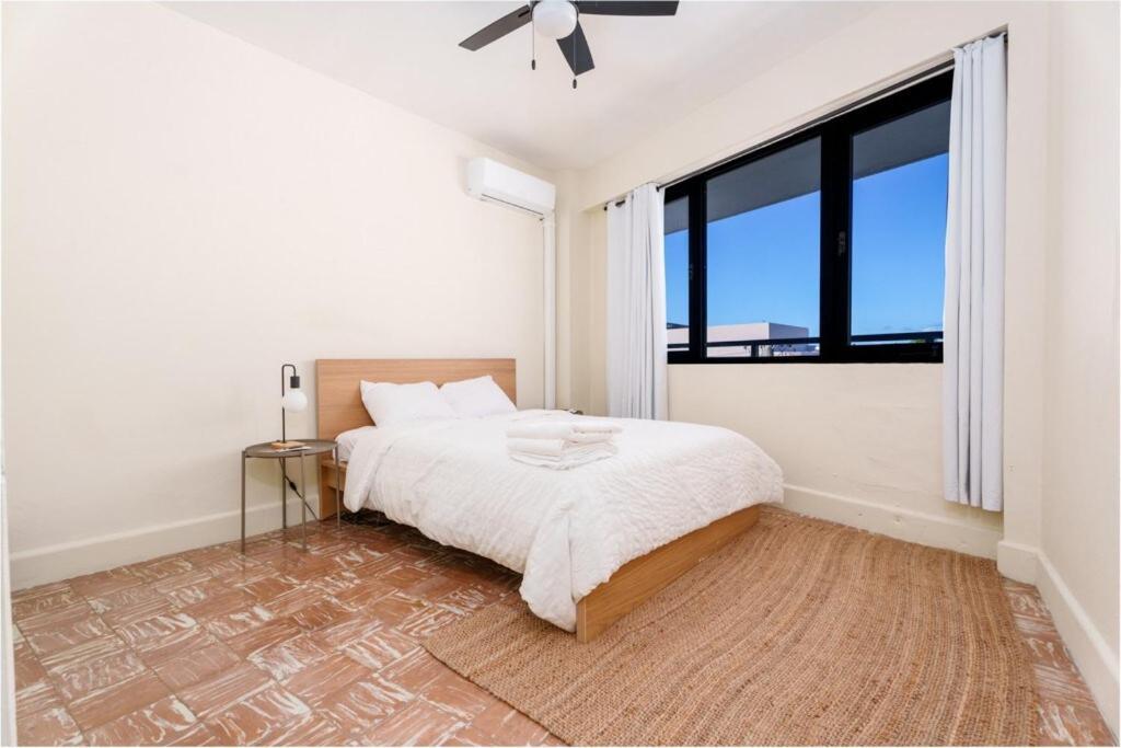 Sunny Escape Pool Apartment Сан Хуан Екстериор снимка