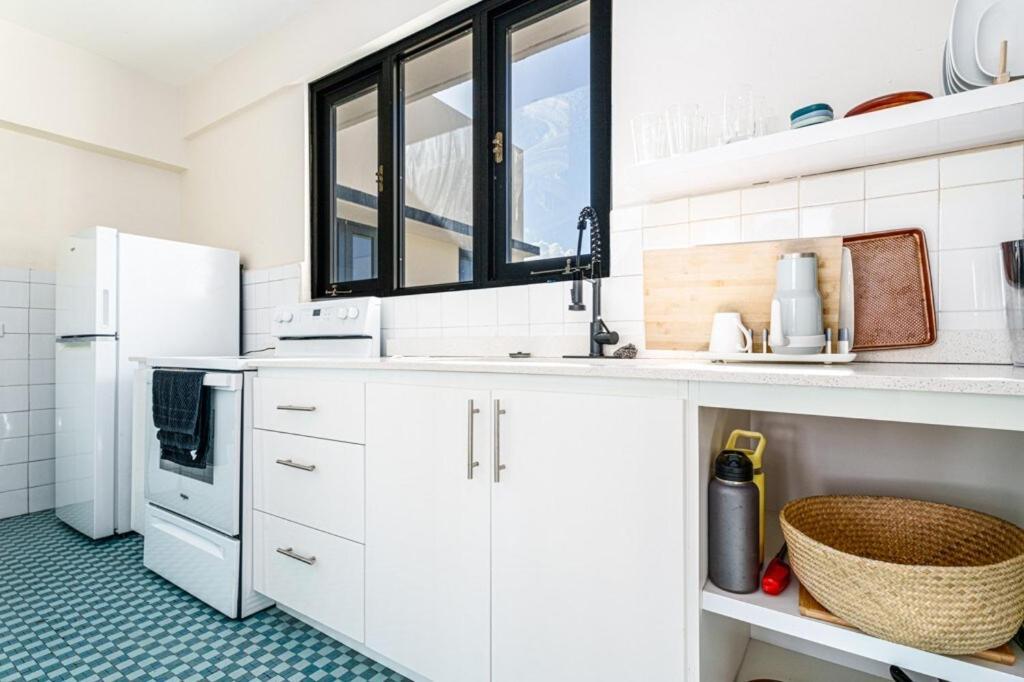 Sunny Escape Pool Apartment Сан Хуан Екстериор снимка