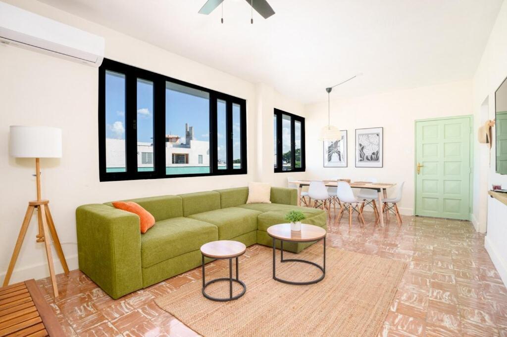 Sunny Escape Pool Apartment Сан Хуан Екстериор снимка