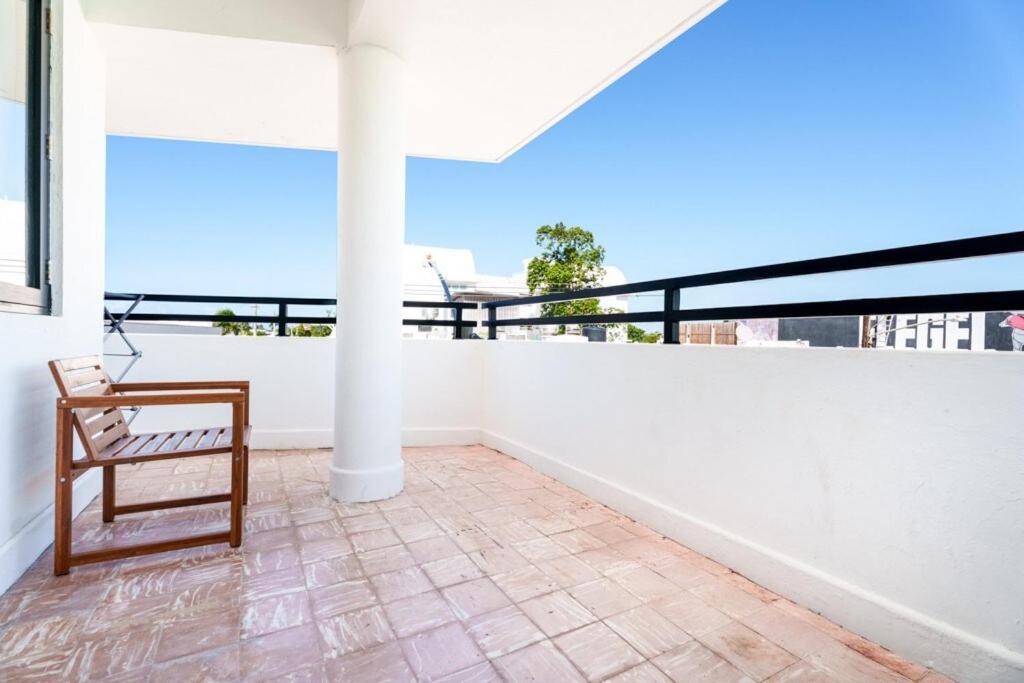 Sunny Escape Pool Apartment Сан Хуан Екстериор снимка