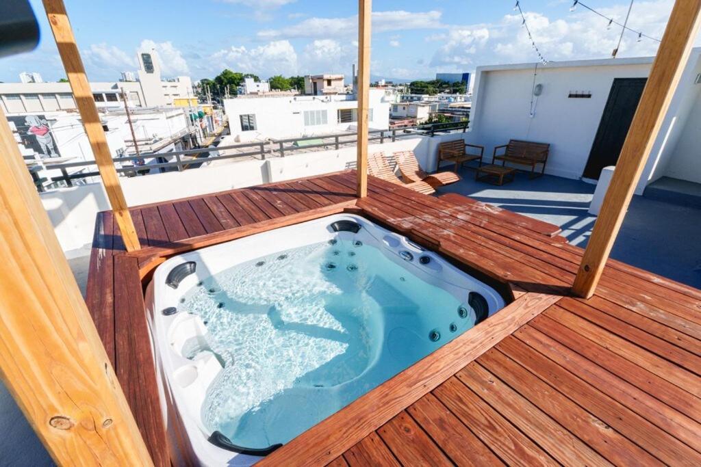 Sunny Escape Pool Apartment Сан Хуан Екстериор снимка